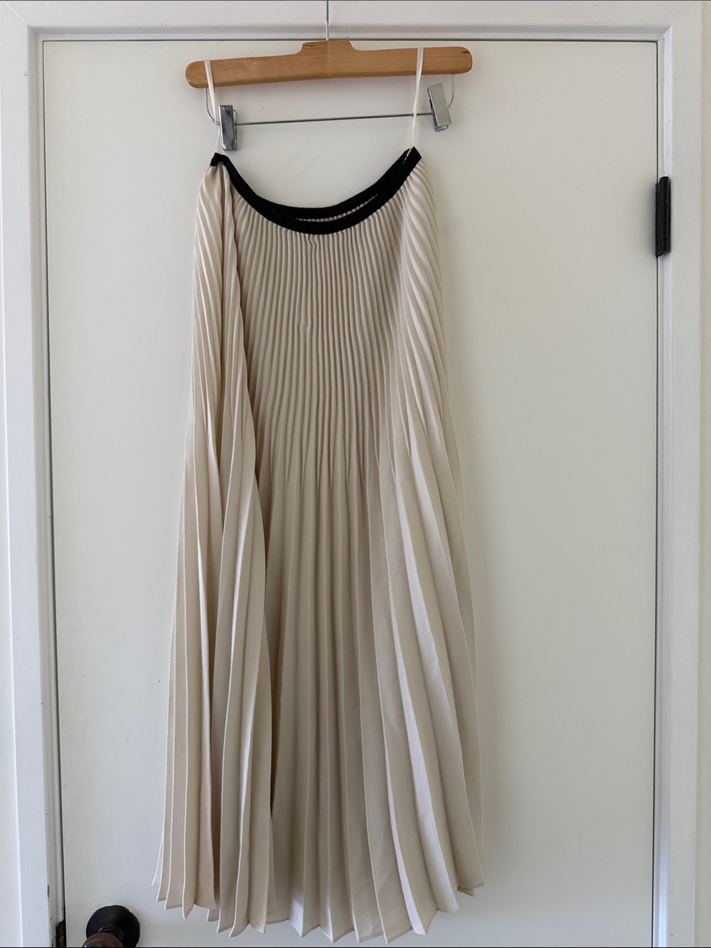 Jenni Kayne Classic Pleated A-Line Skirt - Picture 2 of 5